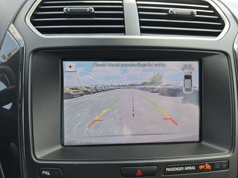 Used 2019 Ford Explorer XLT w/ Equipment Group 202A AWD/4WD image 18