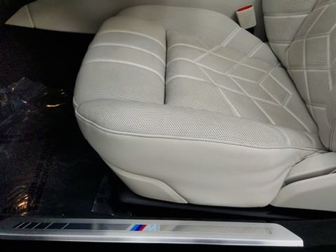 Used 2025 BMW i7 xDrive60 AWD/4WD image 50