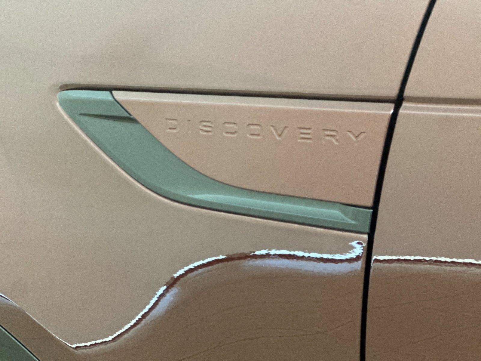 Used 2026 Land Rover Discovery Limited Edition AWD/4WD image 25