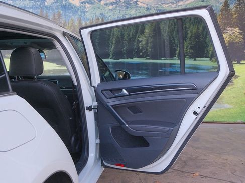 Used 2017 Volkswagen Golf SEL image 33