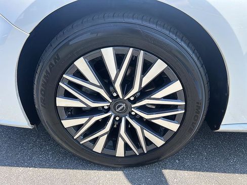 Certified 2024 Nissan Altima 2.5 SV FWD image 10