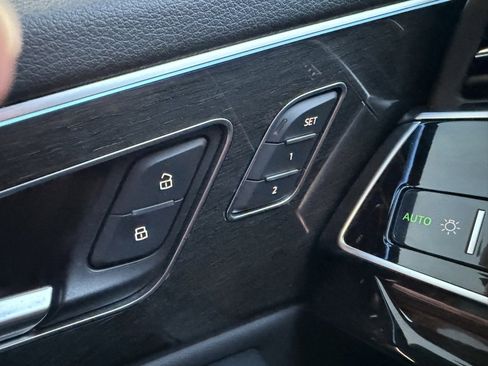 Used 2019 Audi Q8 Prestige image 23