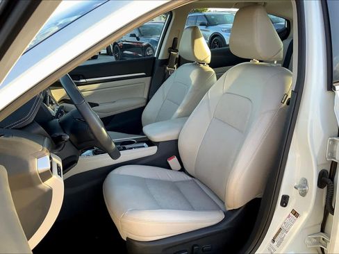 Used 2023 Nissan Altima 2.5 SL image 7