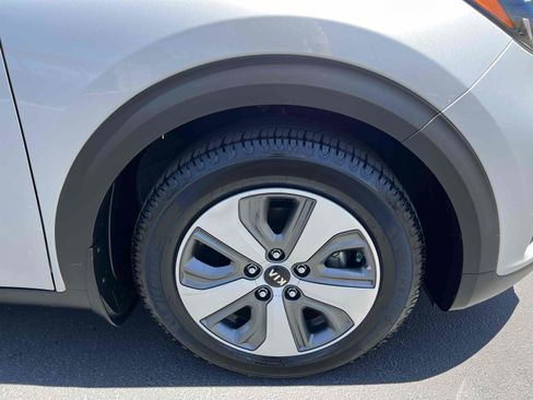 Used 2020 Kia Niro LX FWD image 64