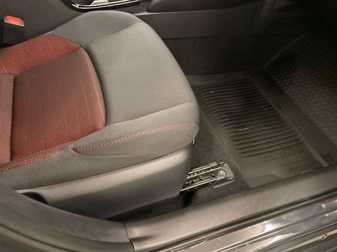 Used 2025 Toyota Corolla SE w/ SE Premium Package FWD image 32