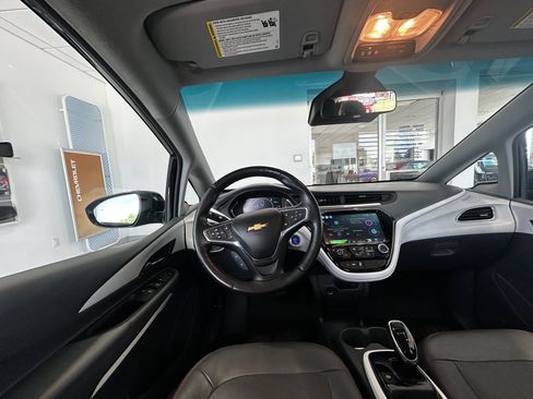 Used 2018 Chevrolet Bolt Premier w/ Driver Confidence II Package FWD image 3