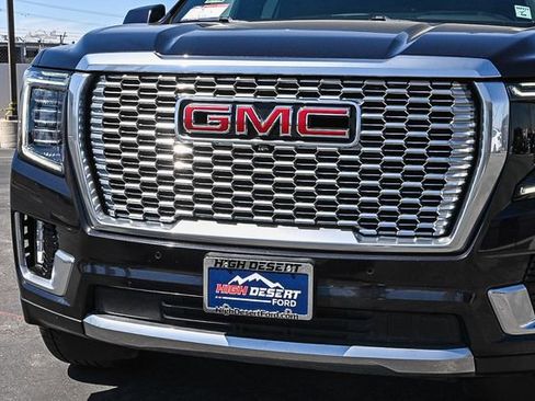 Used 2023 GMC Yukon XL Denali w/ Advanced Technology Package image 5