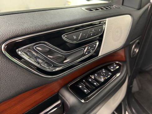 Used 2020 Lincoln Navigator L Reserve w/ Equipment Group 208A Reserve image 30
