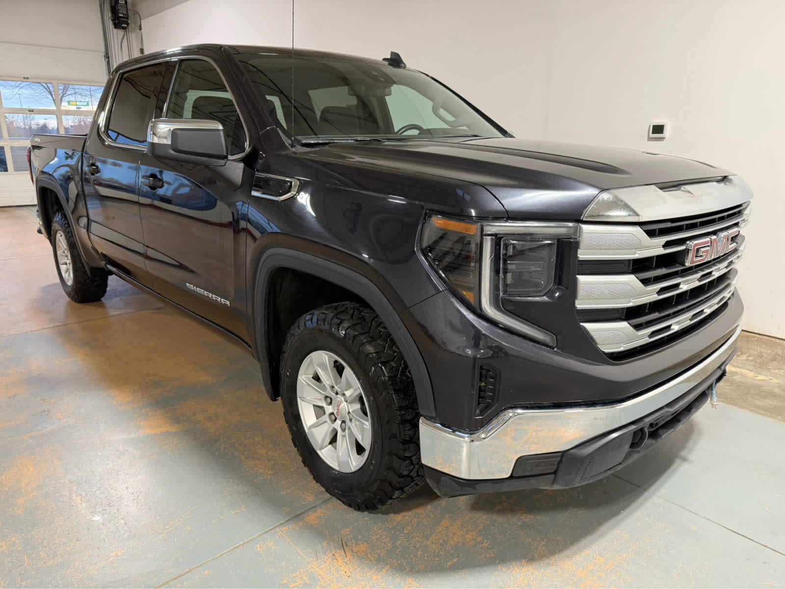 Used 2024 GMC Sierra 1500 SLE AWD/4WD image 5