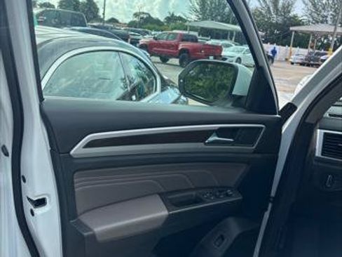 Used 2023 Volkswagen Atlas SE FWD image 24