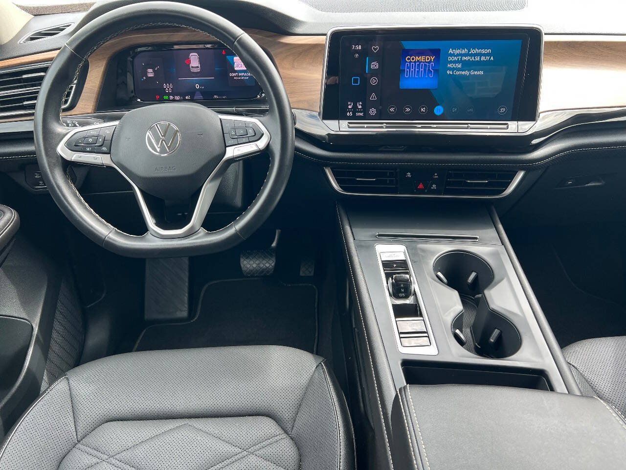 Used 2024 Volkswagen Atlas SE AWD/4WD image 12