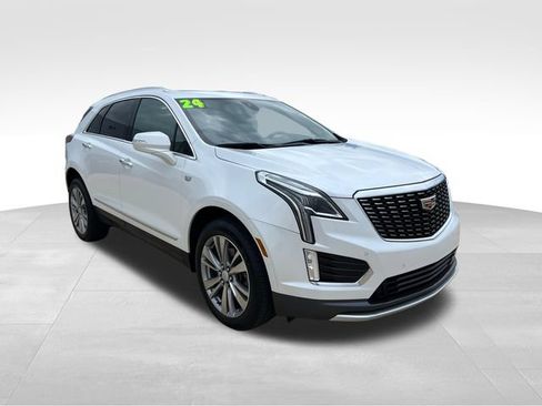 Used 2024 Cadillac XT5 Premium Luxury w/ LPO, Floor Liner Package AWD/4WD image 8