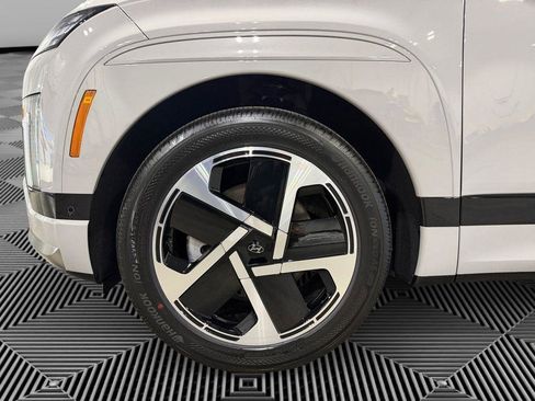 New 2026 Hyundai Ioniq 9 Calligraphy image 9