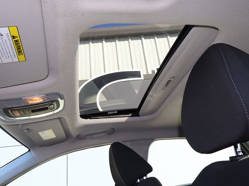 Used 2025 Hyundai Elantra SEL image 8