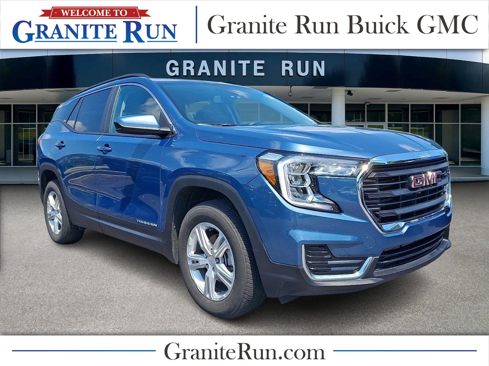 Used 2024 GMC Terrain SLE w/ Driver Convenience Package AWD/4WD image 1