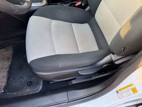 Used 2012 Chevrolet Cruze LS image 13
