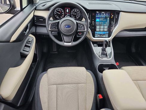 Used 2023 Subaru Outback Premium image 11