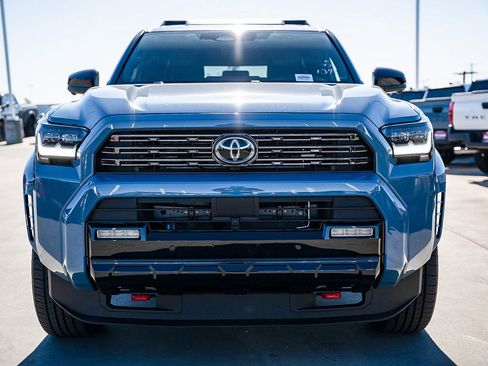 New 2025 Toyota 4Runner 4WD image 2