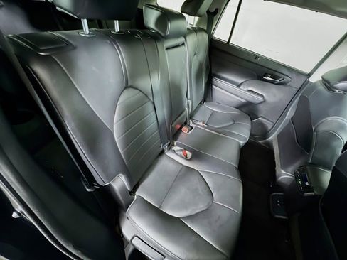 Used 2021 Toyota Highlander XLE image 29