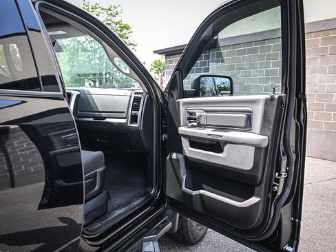 Used 2019 RAM 1500 Warlock AWD/4WD image 17