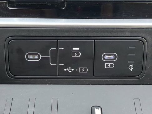 Used 2025 Hyundai Santa Fe Limited image 29