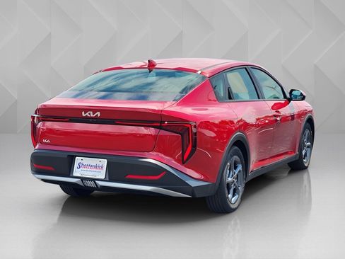 New 2025 Kia K4 LXS image 3