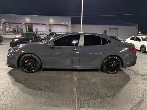 Certified 2025 Toyota Camry SE w/ Convenience Package image 2