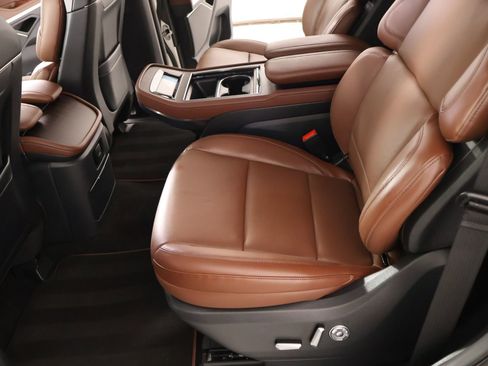 Used 2026 Lincoln Navigator Reserve AWD/4WD image 13