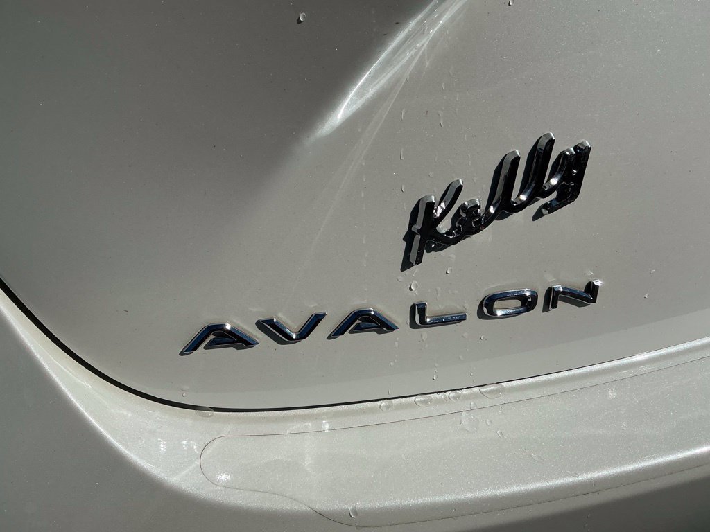 Used 2013 Toyota Avalon XLE Premium FWD image 10