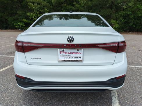 Used 2025 Volkswagen Jetta Sport FWD image 5