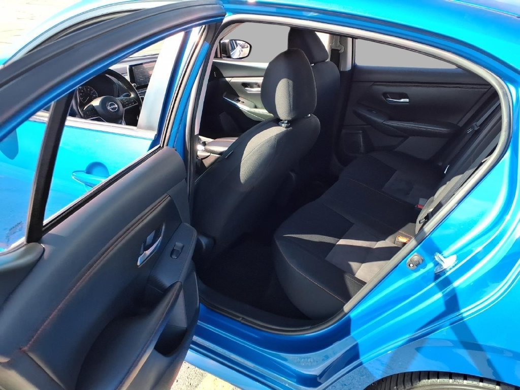 Used 2025 Nissan Sentra SR FWD image 23