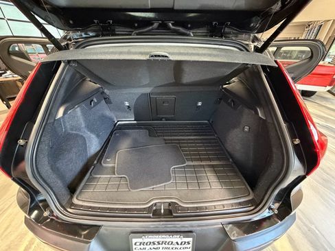Used 2023 Volvo XC40 B5 Plus w/ Driver Assist Package AWD/4WD image 51