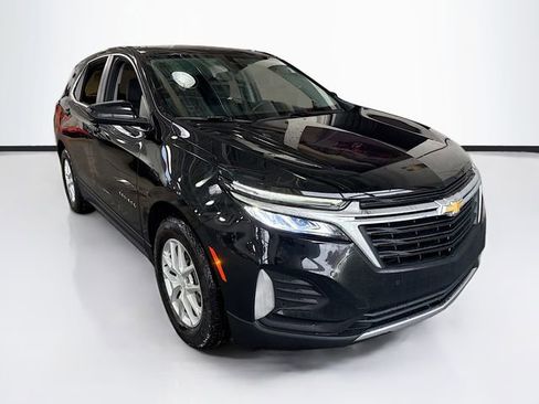 Used 2023 Chevrolet Equinox LT image 3
