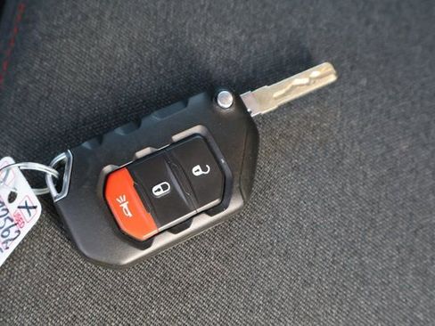 Used 2025 Jeep Wrangler Unlimited Rubicon image 36