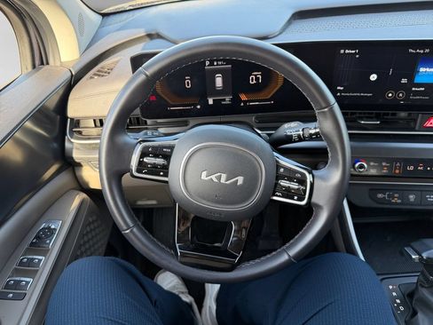 Used 2026 Kia Carnival FWD image 21