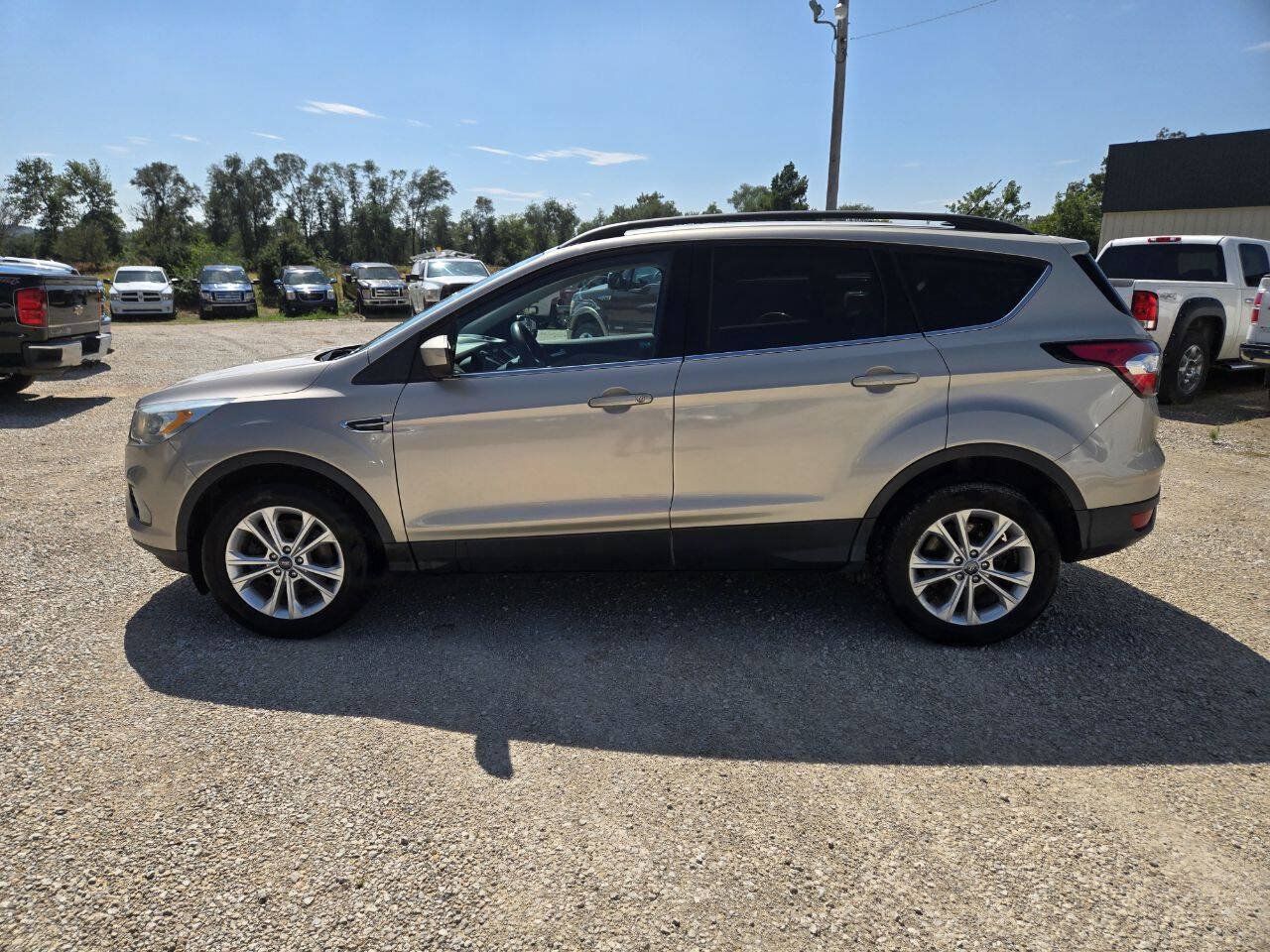 Used 2017 Ford Escape SE w/ Equipment Group 201A AWD/4WD image 5