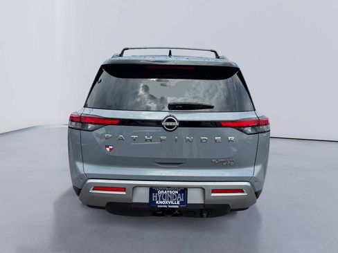 Used 2024 Nissan Pathfinder Platinum AWD/4WD image 4