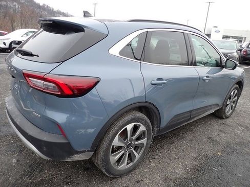 Certified 2025 Ford Escape Platinum w/ Premium Technology Package image 9