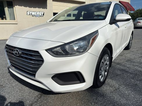 Used 2019 Hyundai Accent SE FWD image 1