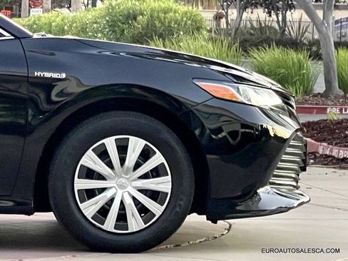 Used 2019 Toyota Camry LE image 15
