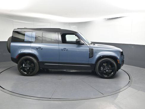 Certified 2023 Land Rover Defender 110 X-Dynamic SE image 26