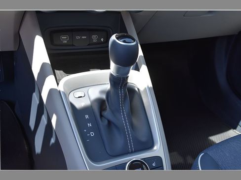 New 2025 Hyundai Venue Limited FWD image 26