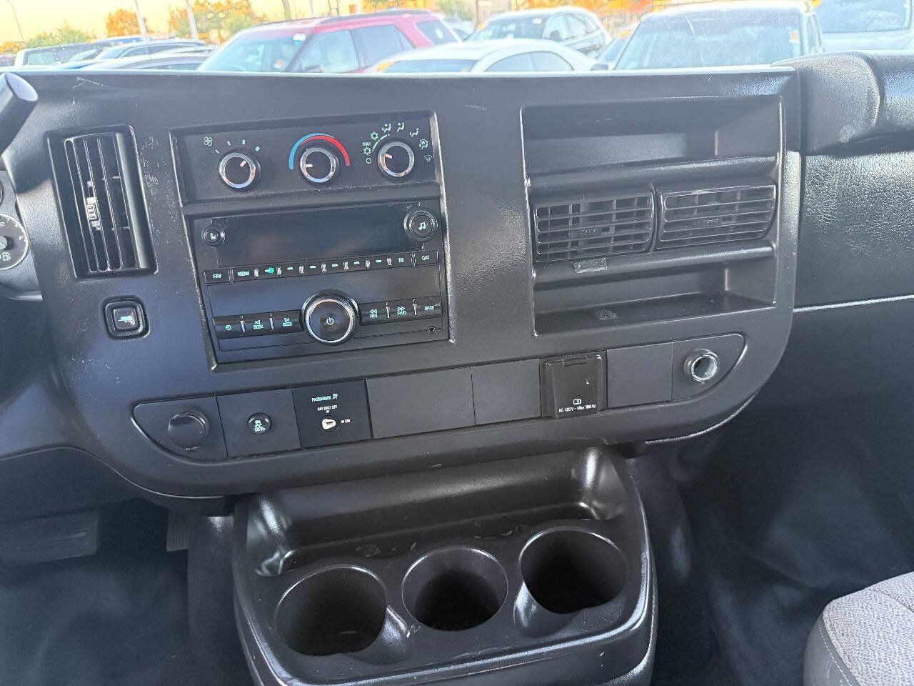 Used 2017 GMC Savana 2500 RWD image 15