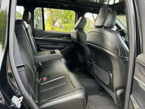 Certified 2025 Jeep Grand Cherokee Limited w/ MOPAR Finishing Package RWD image 40