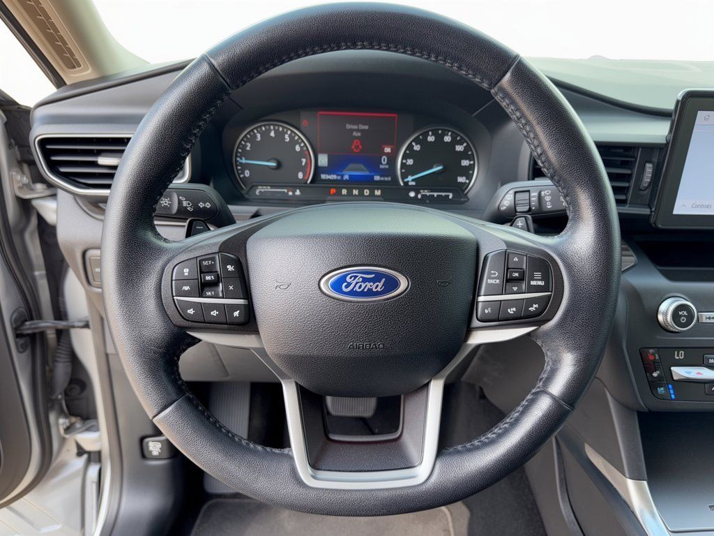 Used 2020 Ford Explorer Limited w/ Class III Trailer Tow Package RWD image 10
