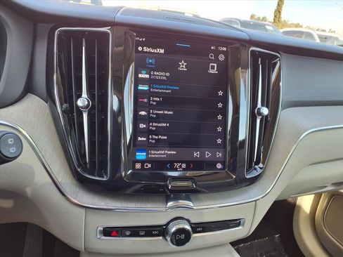 Certified 2023 Volvo XC60 B5 Plus image 25