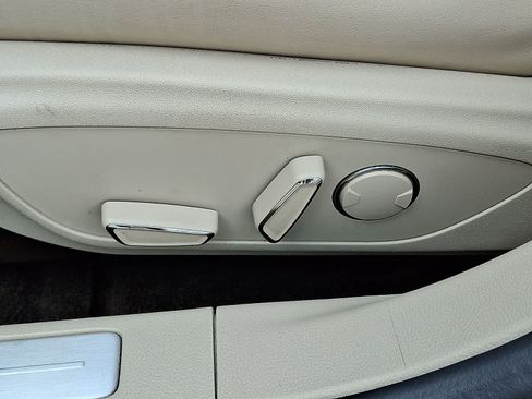 Used 2018 Lincoln MKZ Premiere FWD image 16