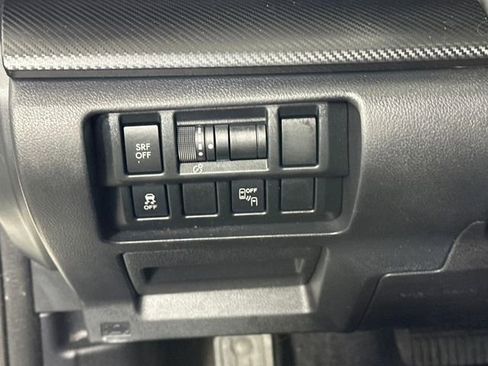 Used 2018 Subaru Crosstrek 2.0i Premium image 19