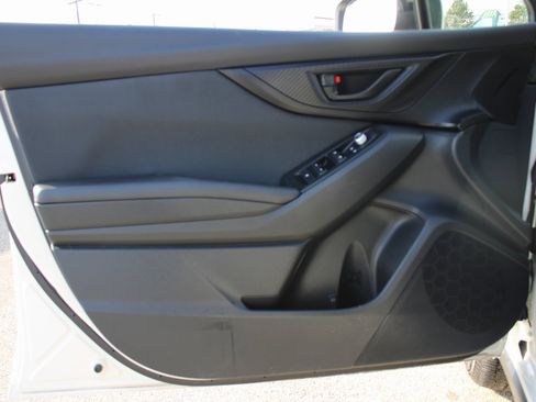 Used 2023 Subaru Crosstrek 2.0i Premium image 9