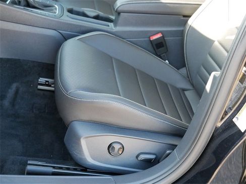 Certified 2024 Volkswagen Jetta SE image 14